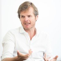 Dr. Kris Naudts